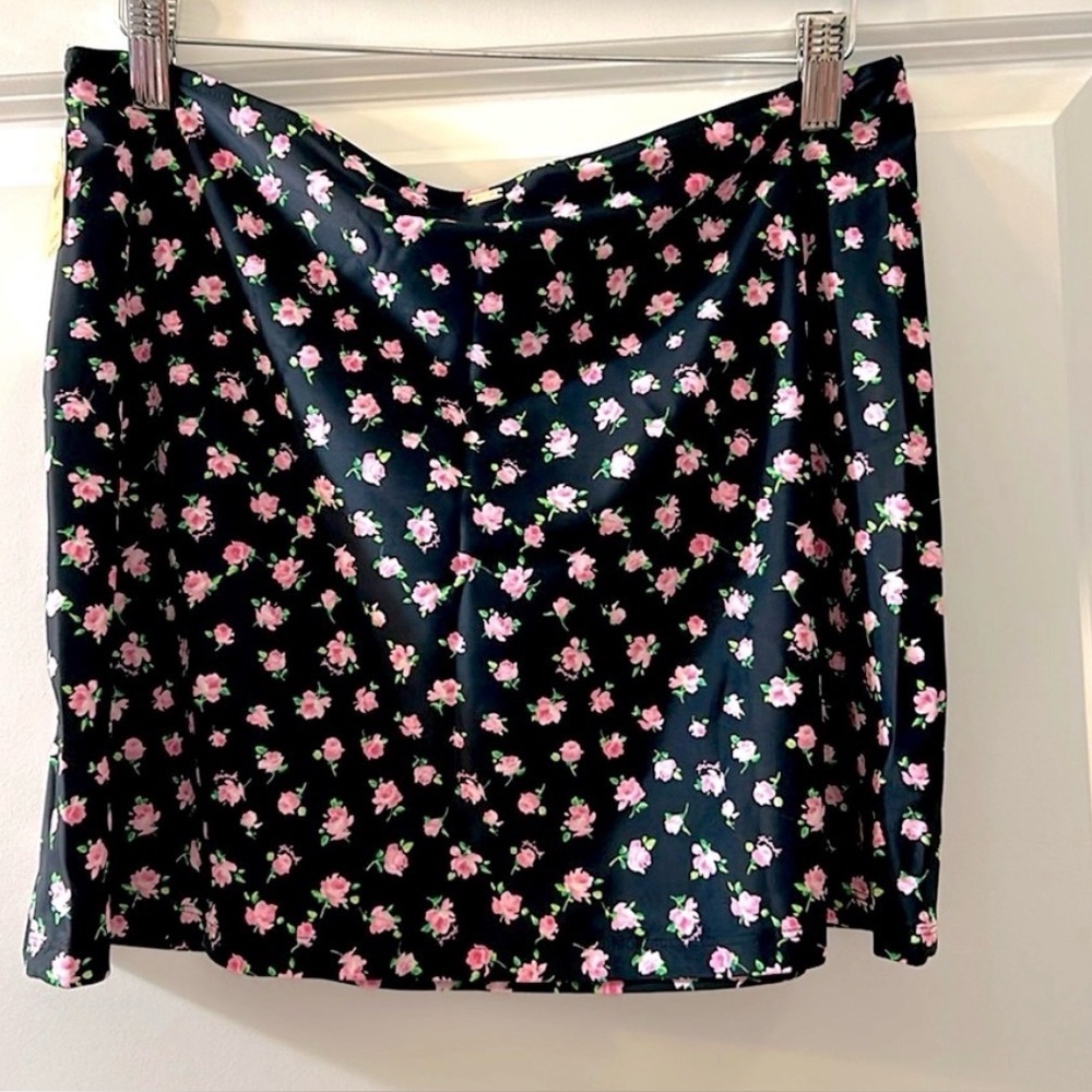Pink floral  Black Skirts size XL